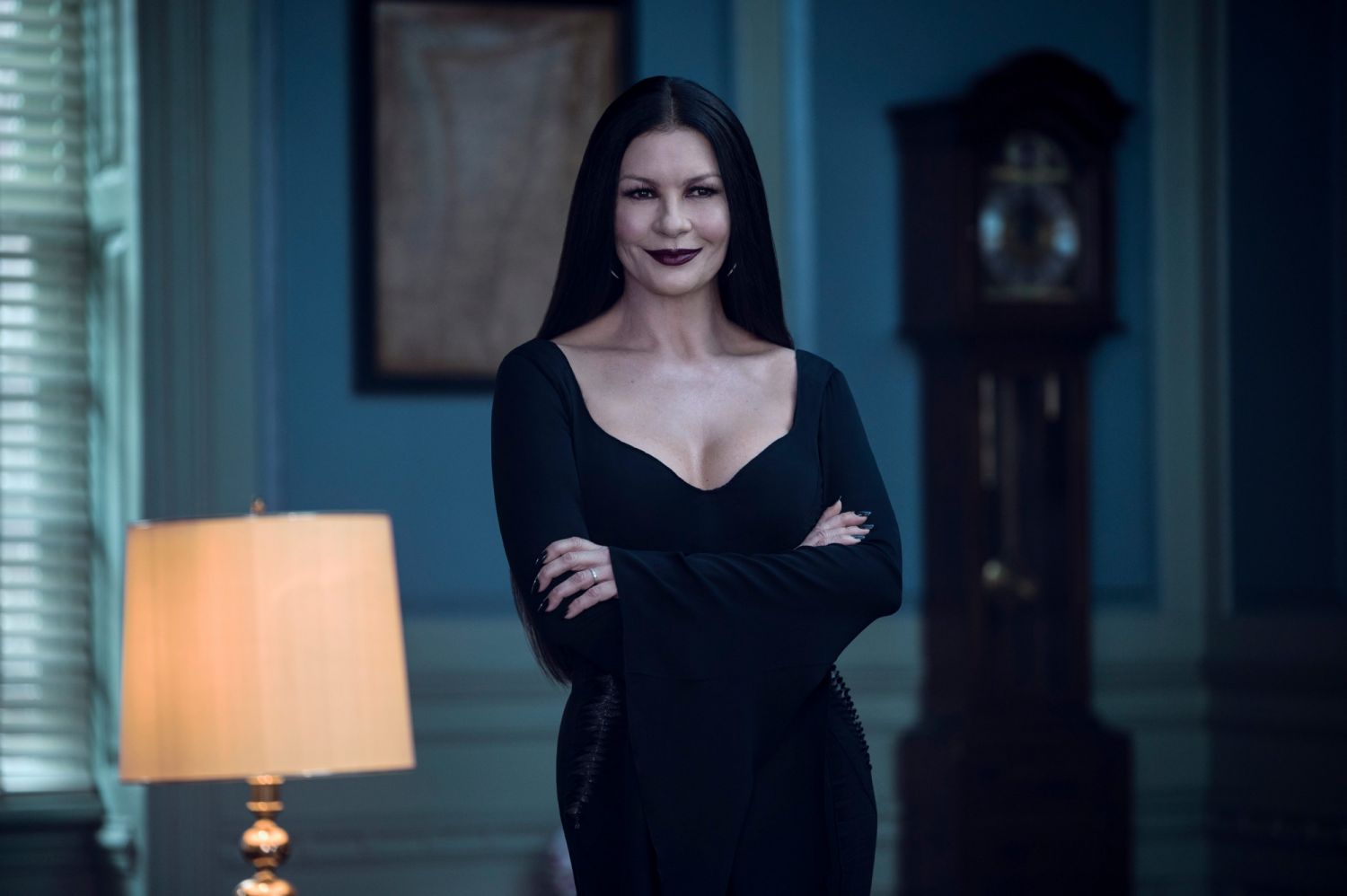 Sexy Halloween Clothing -Sexy Halloween Clothing 01102317 morticia addams goth addams family style catherine zeta jones netflix tim